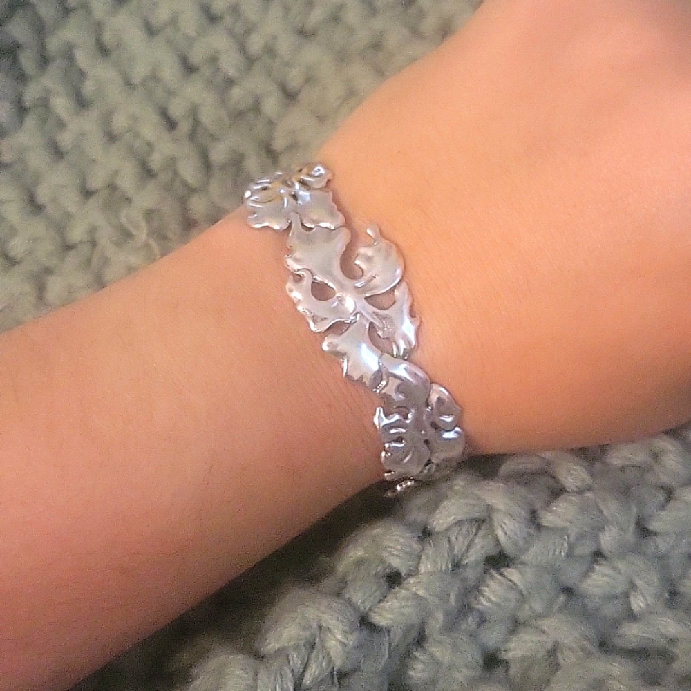 Kendra Scott silver Savannah cuff bracelet EUC